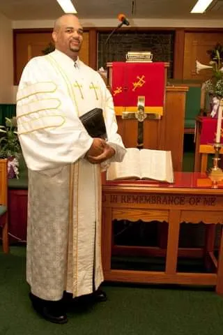 pastor in church Pastor-MyHeroJesus